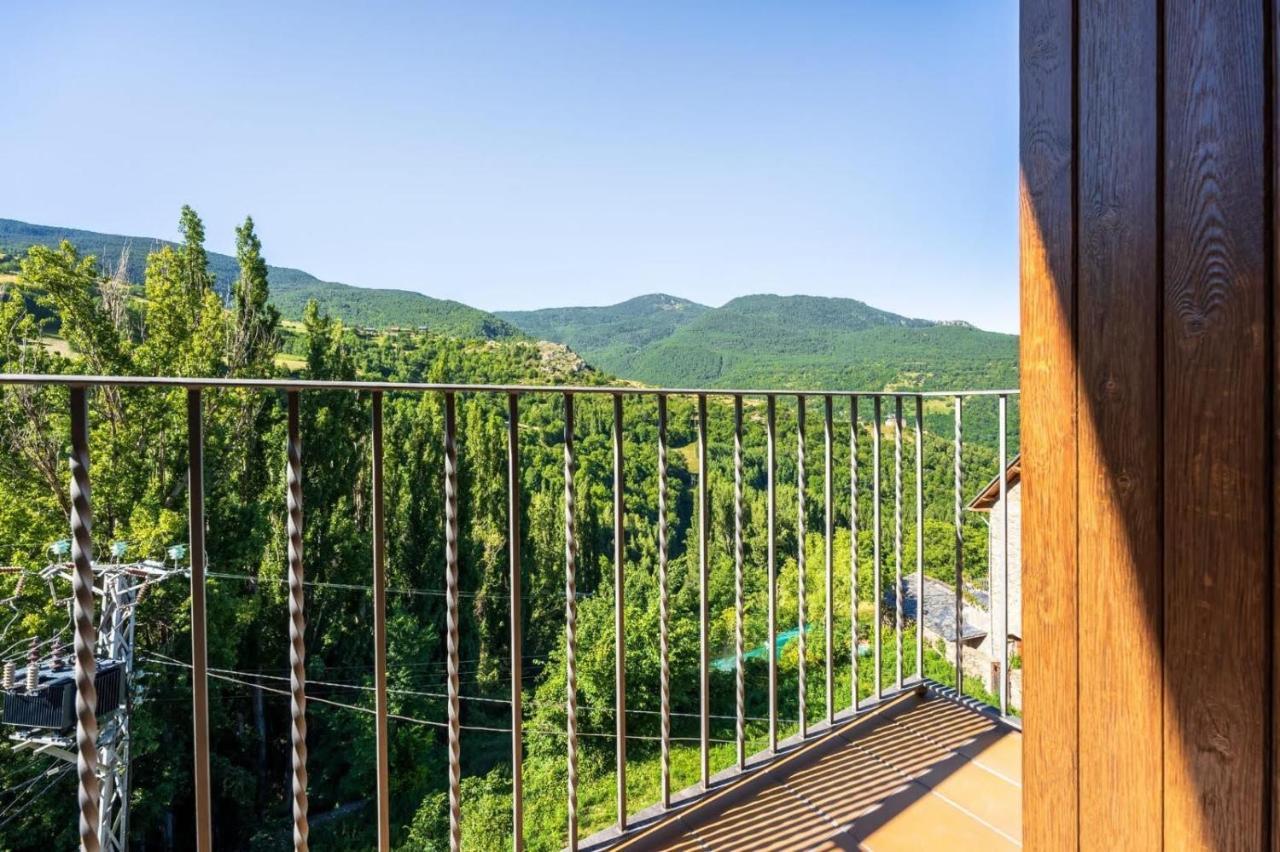 Apartamentsaloriaburg Farrera Экстерьер фото