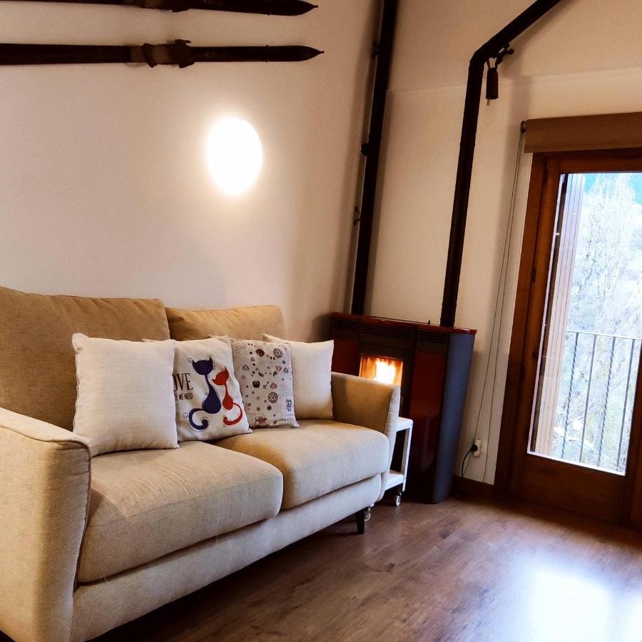 Apartamentsaloriaburg Farrera Экстерьер фото